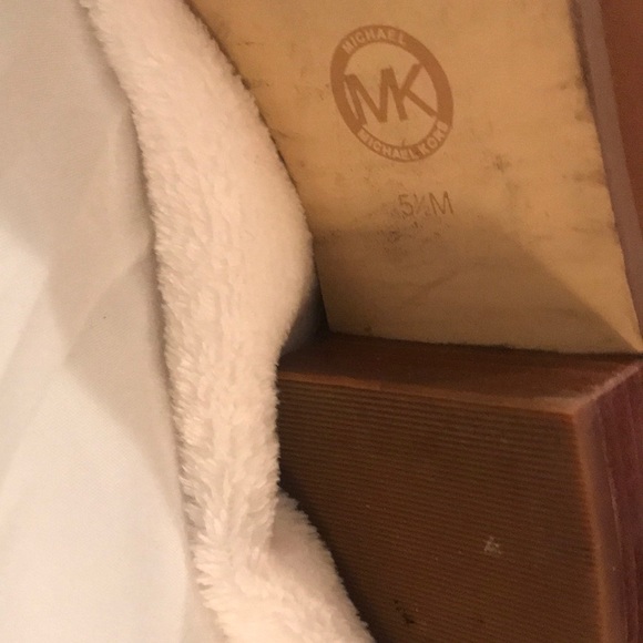Mk boots like new - Picture 2 of 4